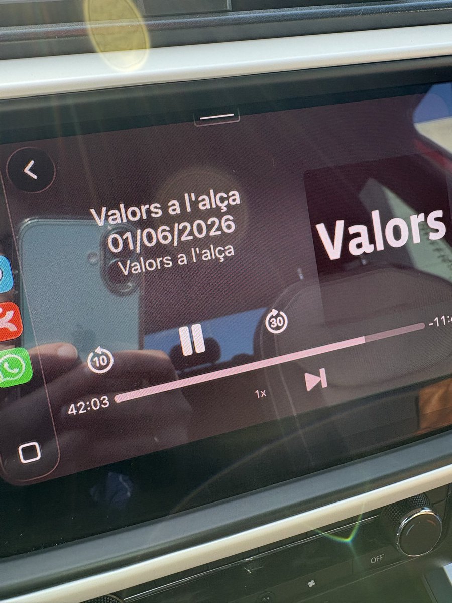 BertaAzpe's tweet photo. 🎙️ #podcast 
🚗 buena compañía para llegar al trabajo con mejor espíritu 

#valorsalalça de la @revistavalors &amp; @mataroradio 
Gracias @laura_cera @CarlesBanchs @joansalicru 
Maravillosa la colaboración con @vivimdelcuentu https://t.co/ndbvZwrSiF