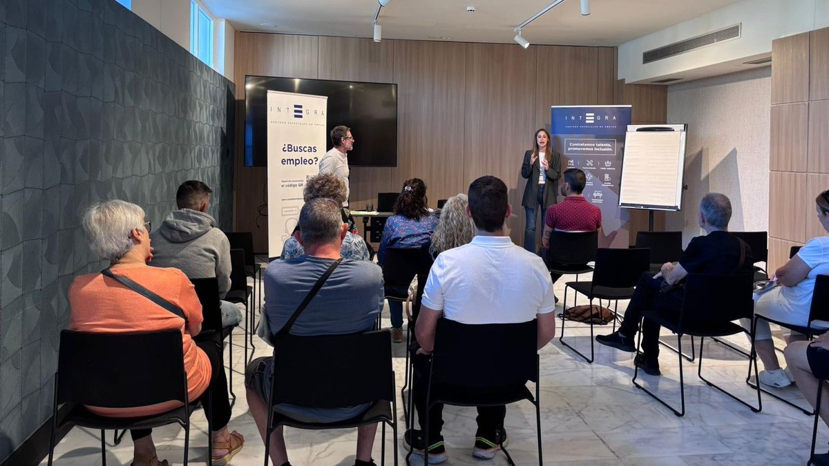 Integracee's tweet photo. Nuestro proyecto #CambiaElRumbo nos ha llevado en su última semana a colaborar con #InsertaEmpleo en Almería, Granada, Málaga, Sevilla, Tenerife y Zaragoza. Jornadas donde entrevistamos a numerosas personas con #discapacidad en búsqueda activa de empleo. #IntegraCEE @portalento_ https://t.co/d82AoXCESo