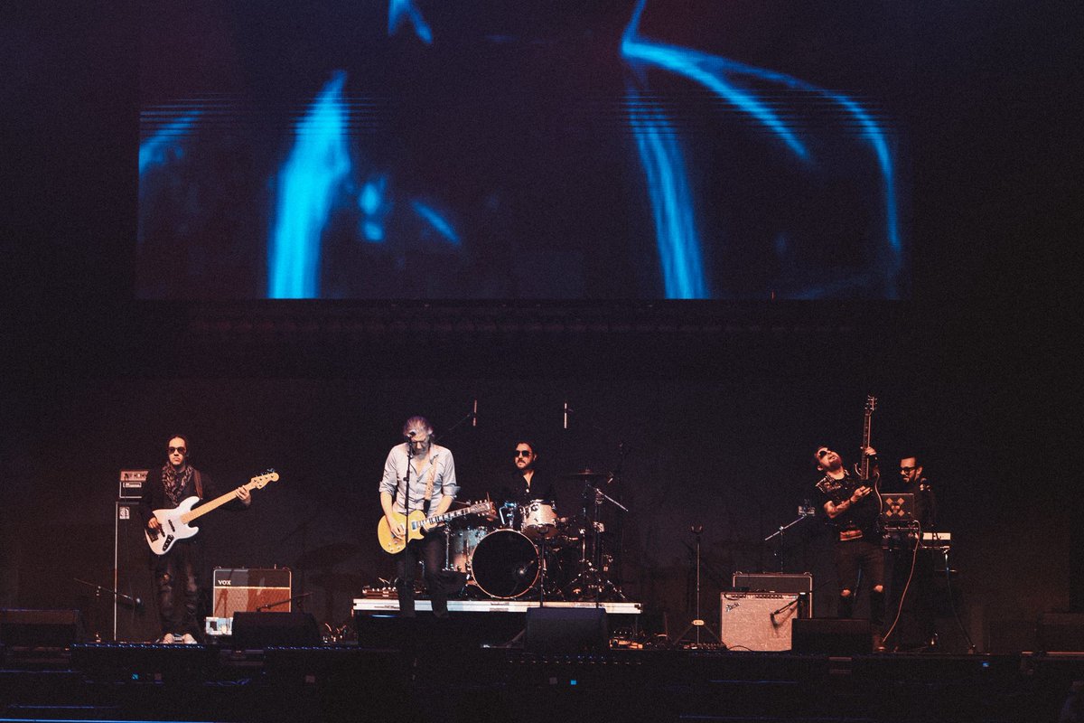fusionchild's tweet photo. La Unión Live @ToyotaArena https://t.co/ffLbi6zNW6