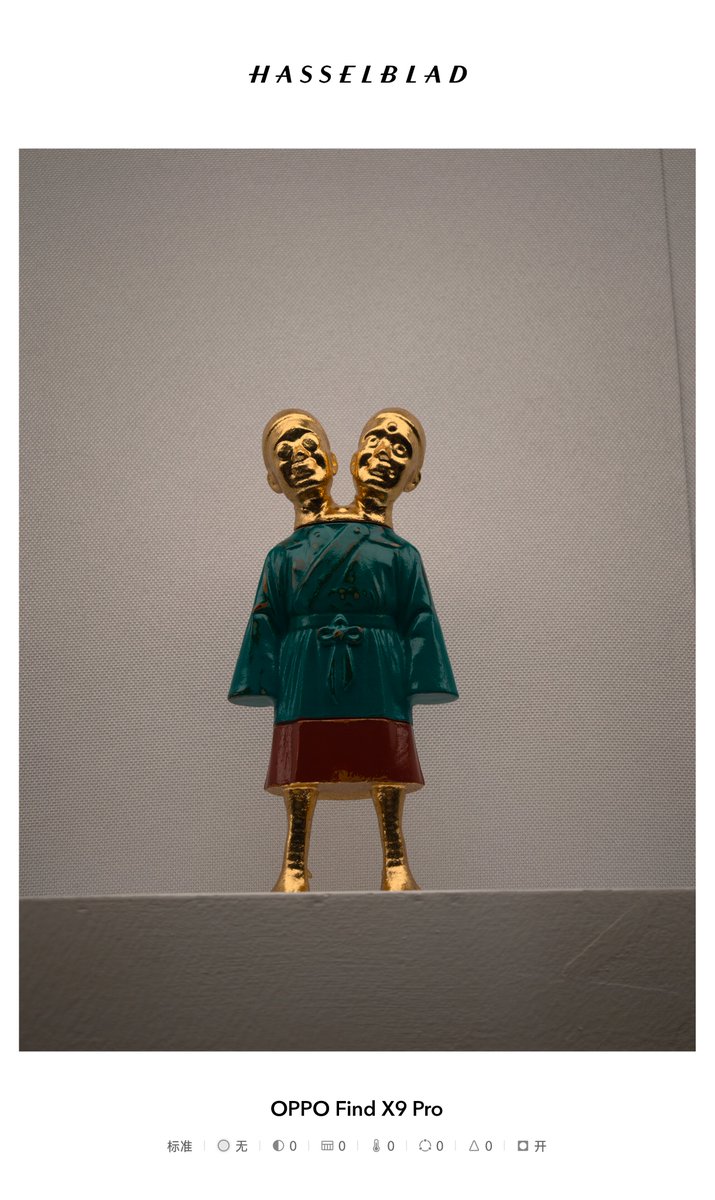 gavin8800's tweet photo. 今天去看了甘肃敦煌的 丝路有多长 展览，越看还是越有意思的。下面是艺术家苗晶的作品搜物集，了解了一下这个作品大部分是ai和艺术作品的融合来呈现的。实体很有意思，动态与静态作品交叉。虽然不懂，但是感觉蛮好看的。 #丝路有多长 https://t.co/TY3mJHfxKH