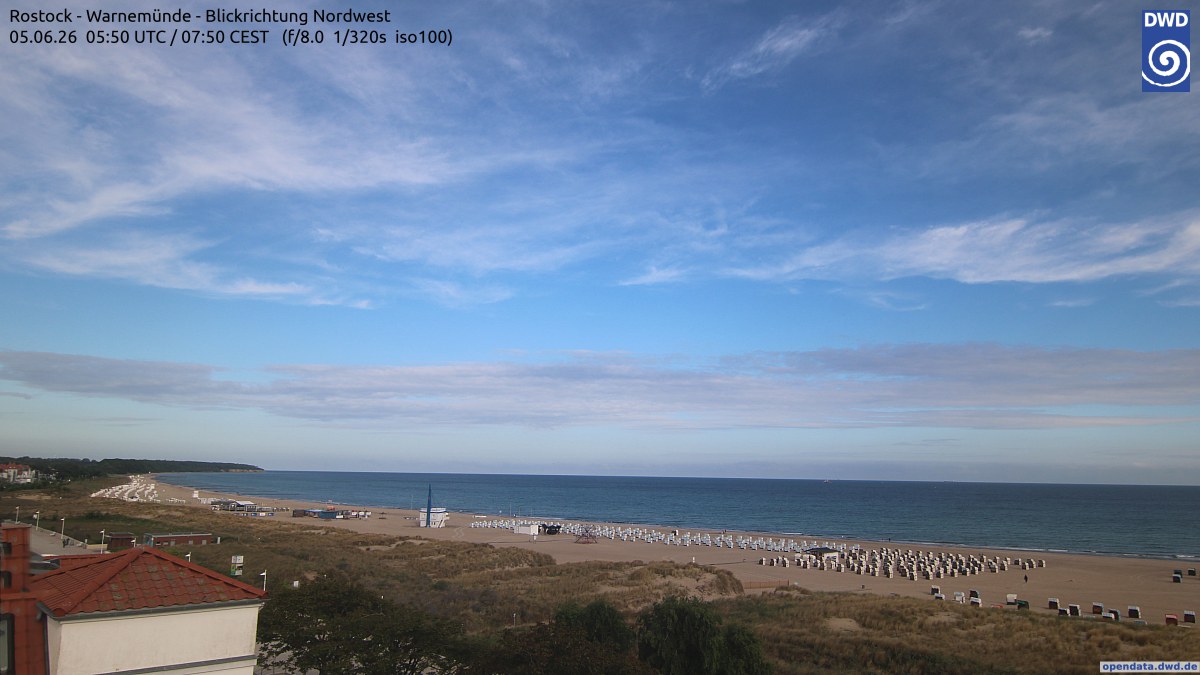 wmnde's tweet photo. ⛅ WETTER WARNEMÜNDE 👇

➡ Bedeckt bei 14 Grad C
🎈 Temperaturen: 14 bis 15 Grad C
💨 Wind: 6 km/h SW
☔ Luftfeuchtigkeit: 86 %

👉 Mehr #Warnemünde auf https://t.co/Fref3O3jlO
🚩 Cc @meteoHRO https://t.co/o8lHn2R6j4