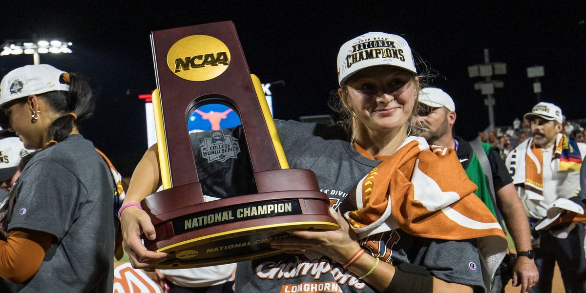 LonghornsWire's tweet photo. Social reaction to Texas winning back-to-back national softball titles

📸 Brett Rojo, Brett Rojo-Imagn Images https://t.co/uPueLCvDJ1 https://t.co/nmYrMJyPPv