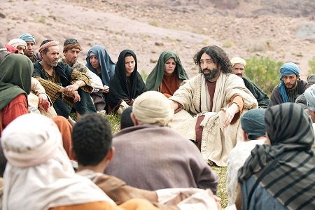ofmfranciscanos's tweet photo. La gente disfrutaba escuchándolo - Evangelio y reflexión de hoy. #EvangelioDiario https://t.co/FdnVJib5V8 https://t.co/10cVA20PVp