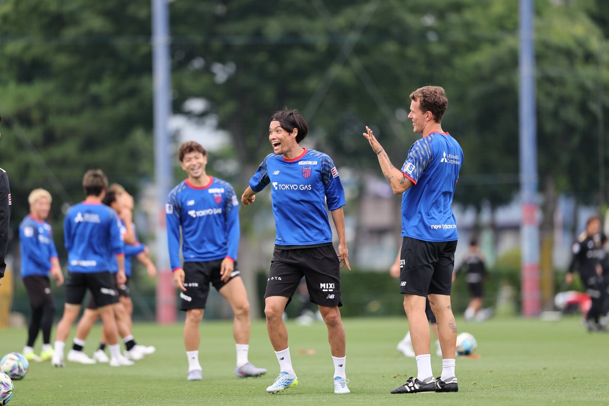 fctokyoofficial's tweet photo. 🔵🔴
ケイゴは最後までケイゴらしく。

#キャプテン10番東慶悟とともに 最終戦でも勝利を🔵🔴

#fctokyo #tokyo https://t.co/LouU28mcIA