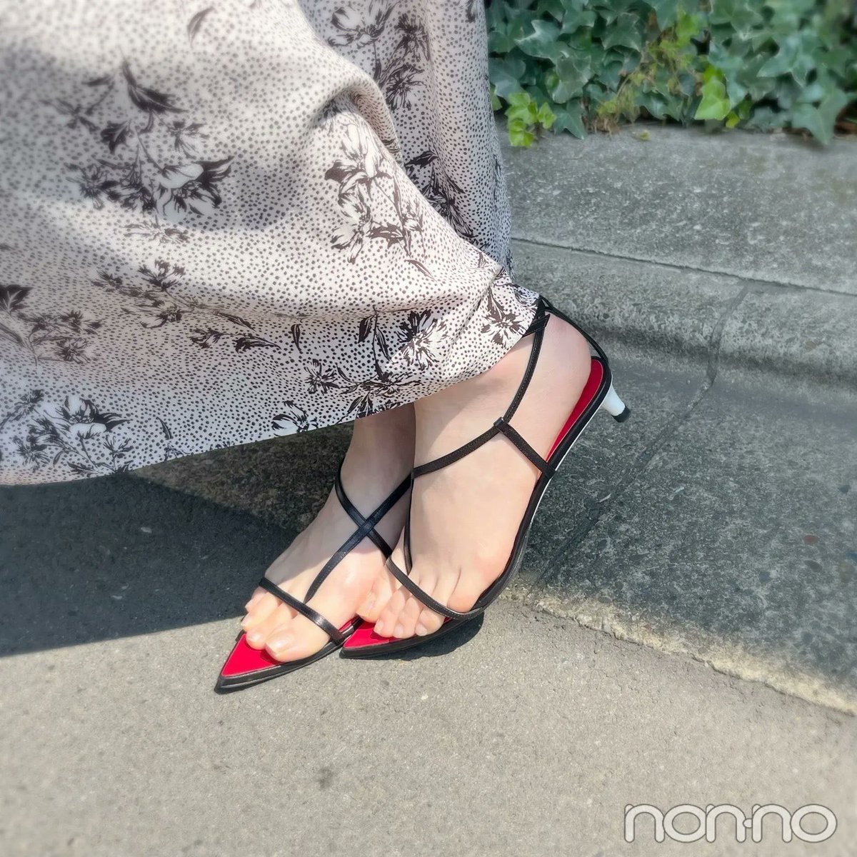 yugami_grgr's tweet photo. ノーペディの美しい爪先が1番好き
#足フェチ https://t.co/VFegAnJ9kG