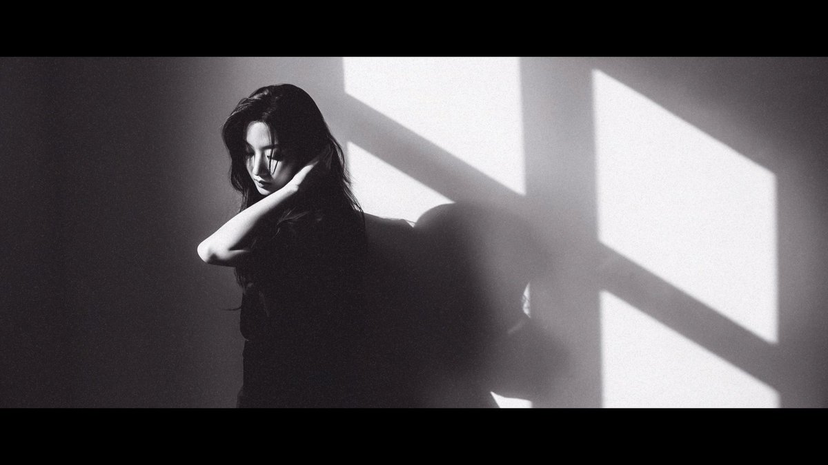 munxzero's tweet photo. 성시경 - 나의 하루처럼 MV

#문가영 #MUNKAYOUNG https://t.co/XBziq59YLg