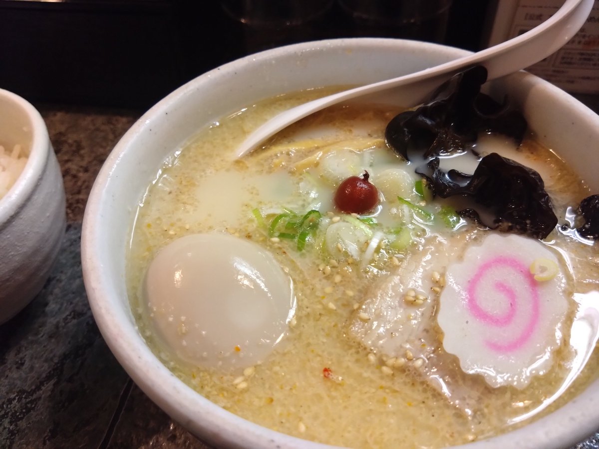 mochikosou2's tweet photo. 遅めのお昼🍜 https://t.co/18ugKpjE9Z