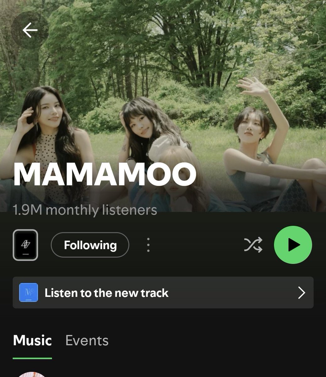 moonstargays's tweet photo. on spotify it's byul who has the glasses now 😂😭 https://t.co/RkT2kBI3Nw