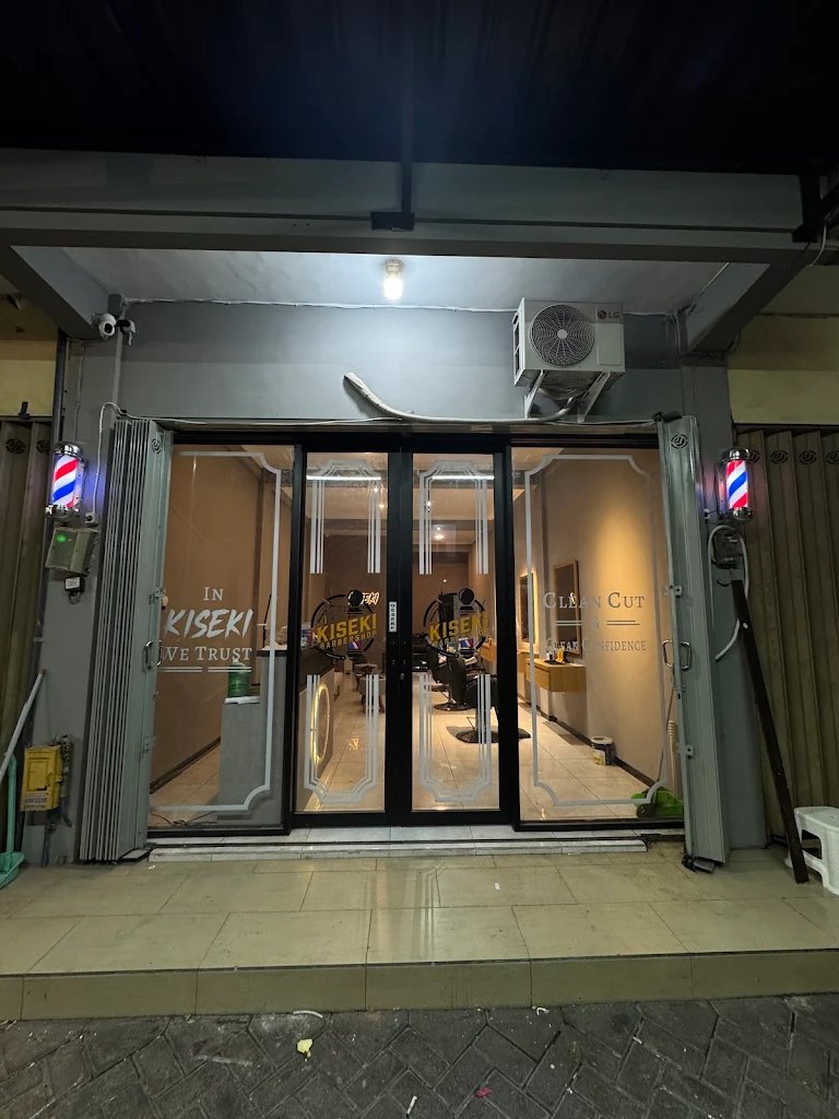 mingxia26's tweet photo. 🔥 KISEKI BARBERSHOP 🔥

💈 Haircut Modern &amp; Classic
💈 Barber Profesional
💈 Tempat Nyaman &amp; Bersih
💈 Harga Bersahabat

📍 Sawojajar, Kota Malang

👉 Kepoin IG-nya sekarang: @official.kiseki

#BarbershopMalang
#SawojajarMalang
#PotongRambutPria
#MalangHits https://t.co/nbZb5mX0Jg
