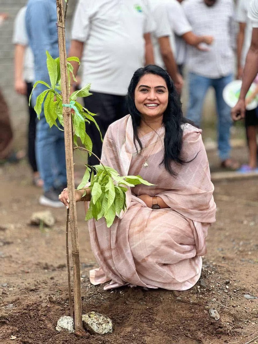 sadhanasavaliya's tweet photo. 🌴🌳🍀🌵 

" વન થી જીવન "
#વિશ્વ_પર્યાવરણ_દિવસ" નિમિતે સૌને હાર્દિક શુભેચ્છાઓ સાથે નમ્ર અપીલ #વૃક્ષો_વાવો_પર્યાવરણ_બચાવો"
#sadhanasavaliya https://t.co/Rkce6g6XCf