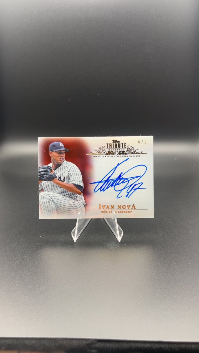 CardManJosh's tweet photo. @Chanch2064 @DHCards10 @jklongwith $40 for the pair shipped if you would like 

Both /5 https://t.co/NtEwpbe1OT