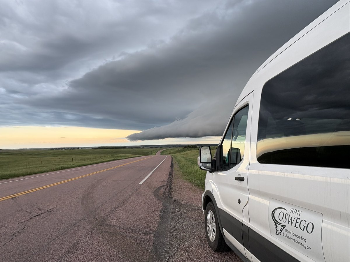 SteigerScott's tweet photo. Another spectacular day for @OswegoChasers seeing space ship-looking supercells, wall clouds, and shelf clouds!  #sdwx @sunyoswego https://t.co/ObwnLq3Gc8