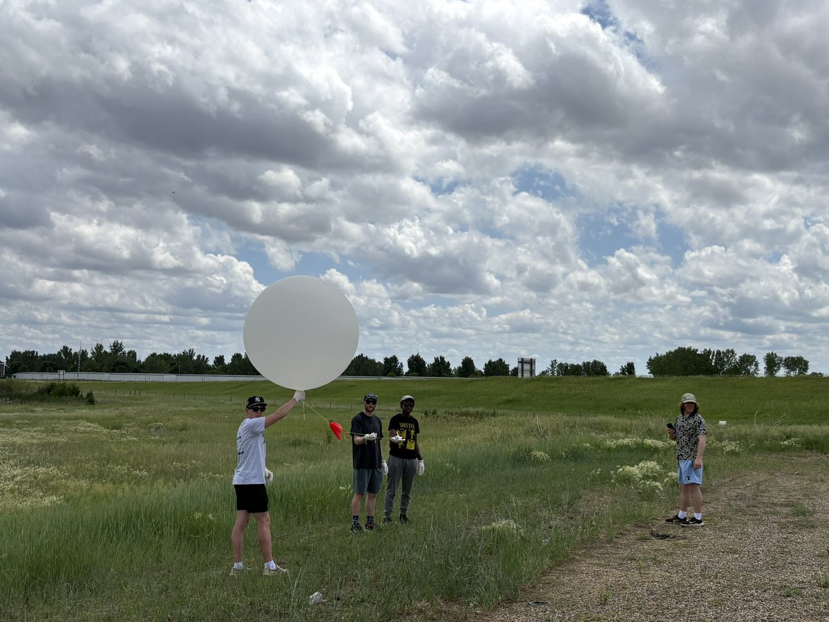 SteigerScott's tweet photo. Another spectacular day for @OswegoChasers seeing space ship-looking supercells, wall clouds, and shelf clouds!  #sdwx @sunyoswego https://t.co/ObwnLq3Gc8