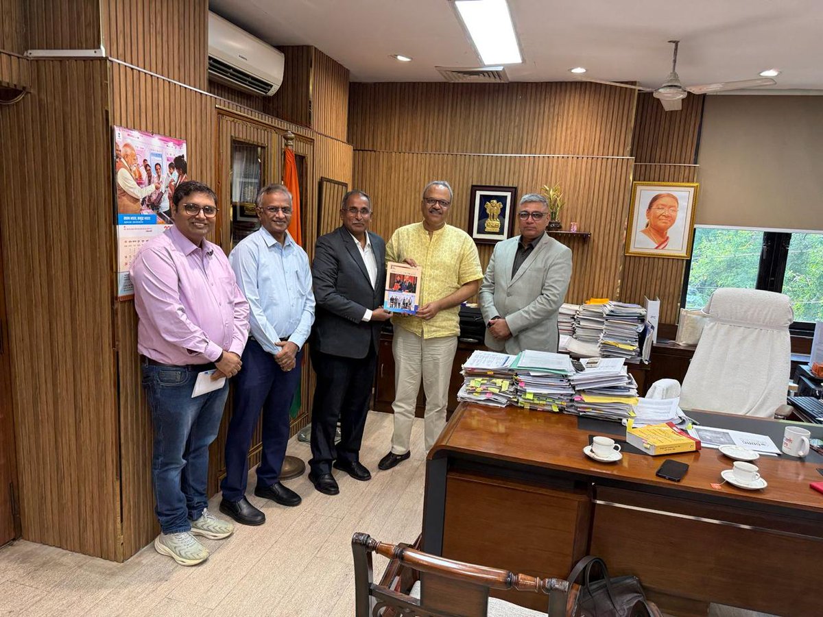 iPHEXIndia's tweet photo. It was a pleasure to invite Dr. Rajeev Singh Raghuvanshi, DCGI, CDSCO, Ministry of Health &amp; Family Welfare, Government of India, to iPHEX 2026. Mr. Namit Joshi, Chairman, PHARMEXCIL, &amp; Mr. Raja Bhanu, Director General, PHARMEXCIL, met the DCGI ahead of the event. https://t.co/pvtJiU7jVw