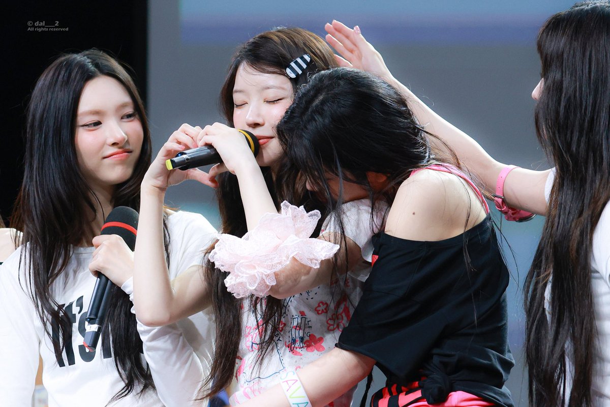 dal___2's tweet photo. 260530 아푸지마세요···🫂
#아일릿 #ILLIT #모카 #MOKA https://t.co/Z2nehComO9