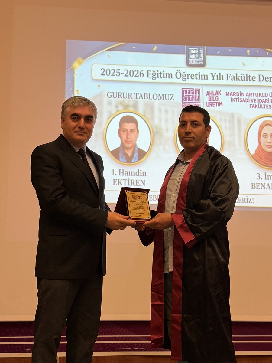 mau_iibf's tweet photo. Fakültemizin 2025-2026 Eğitim-Öğretim Yılı Mezuniyet Programı ve Belge Takdimi Töreni gerçekleştirildi.

Mezun olan tüm öğrencilerimizi tebrik ediyor, sağlık, mutluluk ve başarılar diliyoruz. Yolunuz ve bahtınız açık olsun. 🎓🌟

https://t.co/ZM2TX6Tl4O

@ylmazdemirhan https://t.co/lKqtT2613G