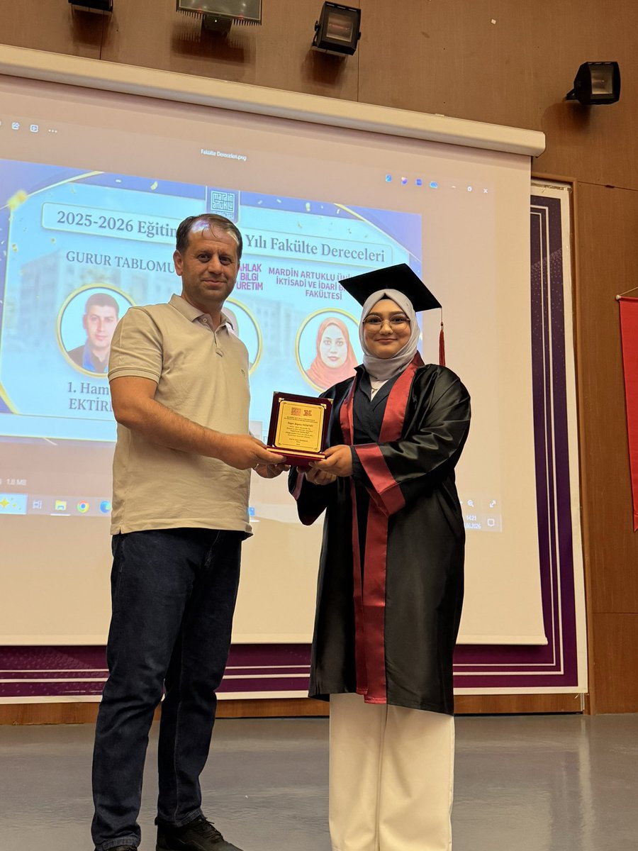 mau_iibf's tweet photo. Fakültemizin 2025-2026 Eğitim-Öğretim Yılı Mezuniyet Programı ve Belge Takdimi Töreni gerçekleştirildi.

Mezun olan tüm öğrencilerimizi tebrik ediyor, sağlık, mutluluk ve başarılar diliyoruz. Yolunuz ve bahtınız açık olsun. 🎓🌟

https://t.co/ZM2TX6Tl4O

@ylmazdemirhan https://t.co/lKqtT2613G