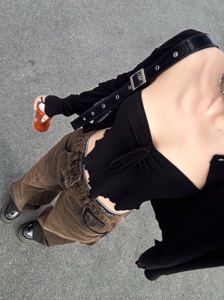 yoxrgravity's tweet photo. (เธรดรีวิวกางเกงยีนส์) นี่มีเยอะมากกกก เอวสูงกลางต่ำ ขาสั้นขายาว ทรงสวย ใส่ให้ดูทุกตัวคับ เทียบเอวและความยาวได้ 👀 🐕‍🦺 ; สูง 153cm https://t.co/RJlMTHKBCh