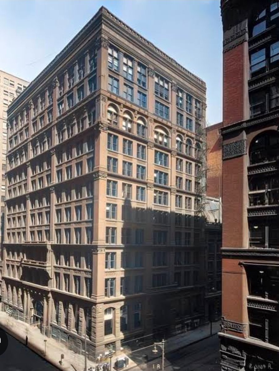 matylet's tweet photo. @archismithls Kea utloa setloholo
This is the Home Insurance Building in Chicago about 14floors up 42+ metres. 
Botsoa bo joalo🤣 https://t.co/mfeRze8wjA