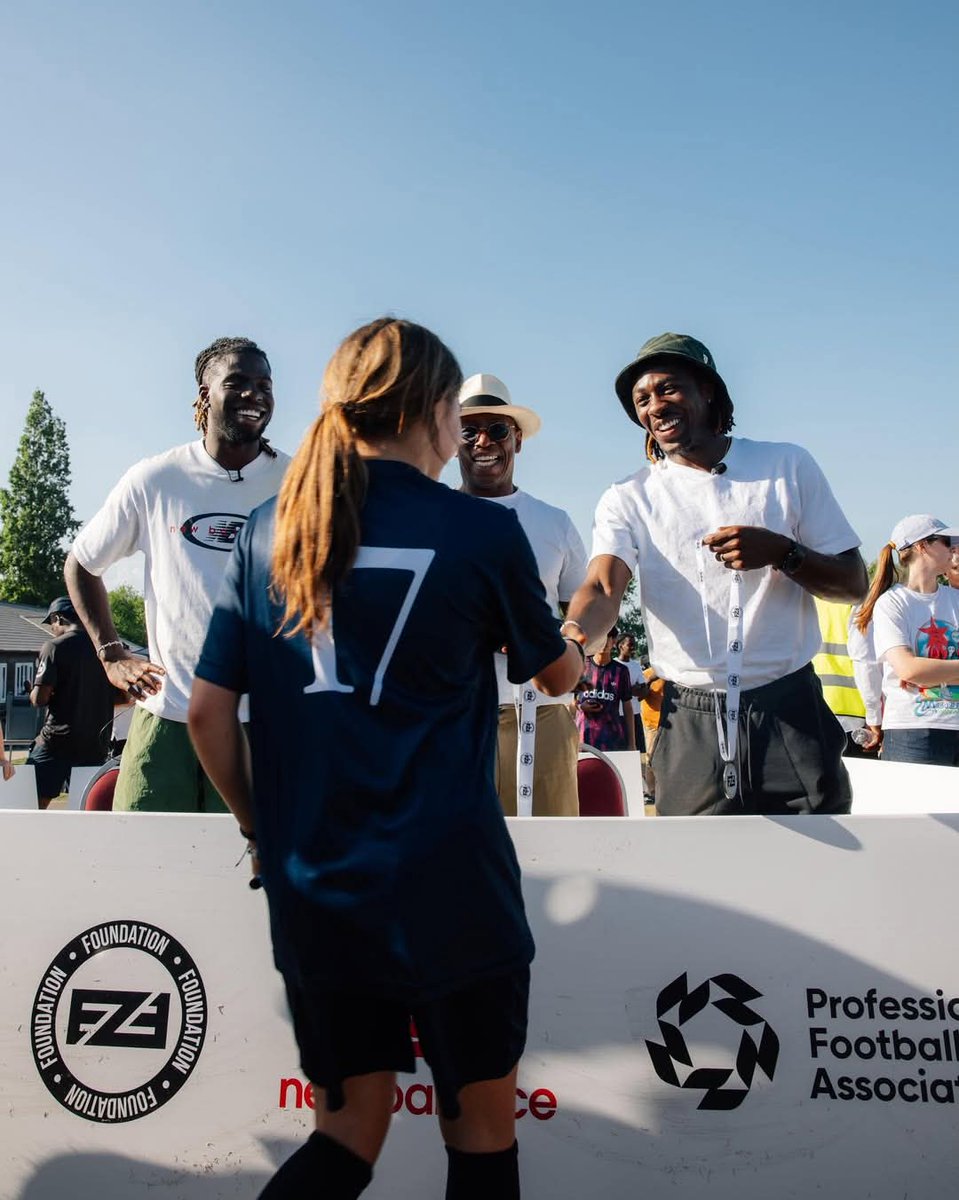 BackyardArsenal's tweet photo. ❤️ The Eze Foundation hosted the 4th edition of the Eze Invitational at Royal Russell School in Croydon, welcoming more than 550 young players for a day centred around football and community.

Eberechi Eze thanked everyone involved in bringing the event to life, while special appearances from Miniminter, KSI and Ian Wright helped make the day even more memorable.