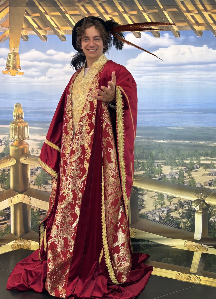 azuti_jks's tweet photo. 安土城郭資料館です🏯
南蛮マント体験✨
トリックアート満喫🎵
ありがとうございまする😊
#安土城郭資料館
#織田信長
#南蛮マント
#トリックアート https://t.co/wDobtIs4H9