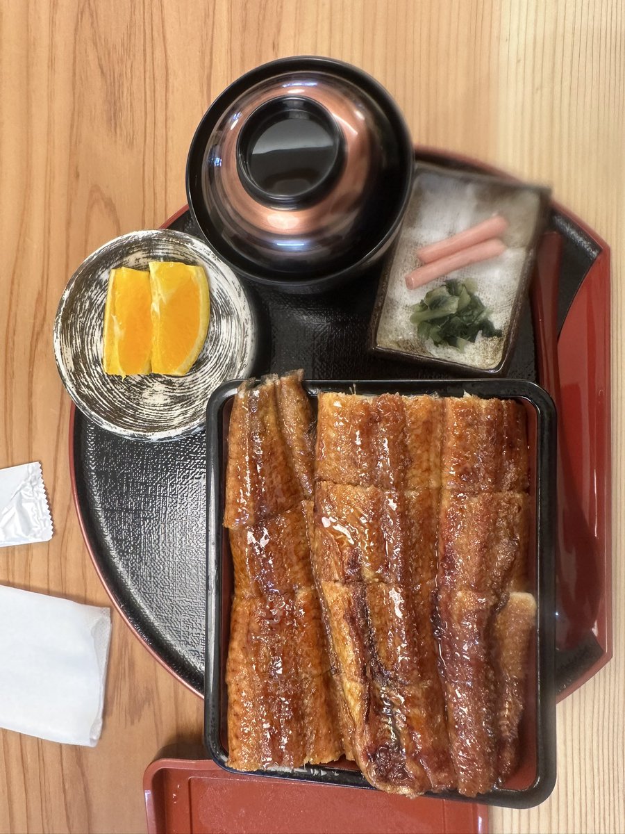 kkhk02's tweet photo. うな市 倉敷店 4月にオープンしたお店初めて行って来ました。
私は、関東風が好きなので、うな市は関西風だと聞いていたので、どうかなぁ？と思っていましたが、皮がパリパリで美味しくいただきました♪
11時30分ごろ行きましたが、6組ほど待たれてました。 https://t.co/OspxSfLhxE