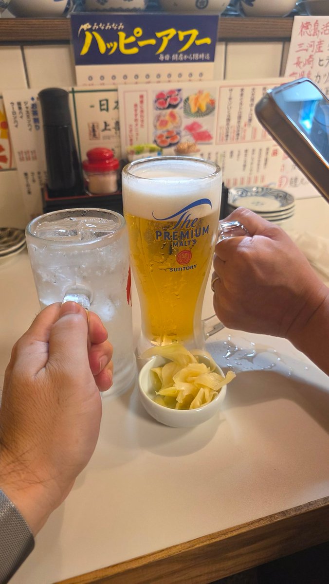 eito04's tweet photo. わーい(^o^)
水(嘘)とビール https://t.co/CdRR8K2eao