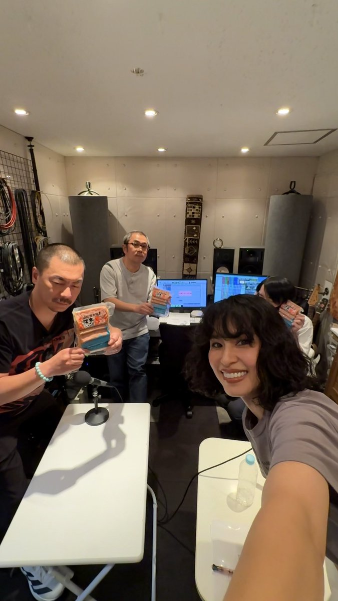 suradio2024's tweet photo. 今週の  #大槻調査団 は
【相手が勝手に買ってきた"一番いらないモノ"とは！？】家族やパートナーが良かれと思って買ってきたモノが、まさかの大不評！？中には思わぬケンカやモヤモヤの原因になることも。今回は、家族・パートナーの買い物事情について徹底調査📈🧐
#suさんのどこかの誰かと https://t.co/m0EjsqKCjh