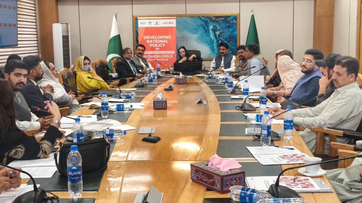 unwomen_pak's tweet photo. 📍 Quetta
@mohrpakistan, with BCSW, @IOM_Pakistan, and UN Women, held the 4th provincial consultation on Pakistan’s National Policy to #EVAWG.
Government, civil society, and UN partners contributed to shaping a survivor-centered policy aligned with Pakistan’s #CEDAW and #BPfA https://t.co/UqpLaOmjwe