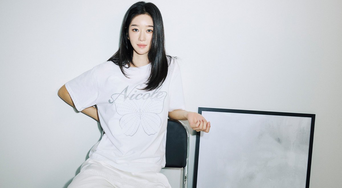 teddyb114's tweet photo. Seo Yea Ji x Nick &amp; Nicole 

26 SUMMER COLLECTION

(Desktop ver.)

#SeoYeaJi #서예지 #ซอเยจี 
#NickNicole #닉앤니콜 https://t.co/j0Olo7HIGG