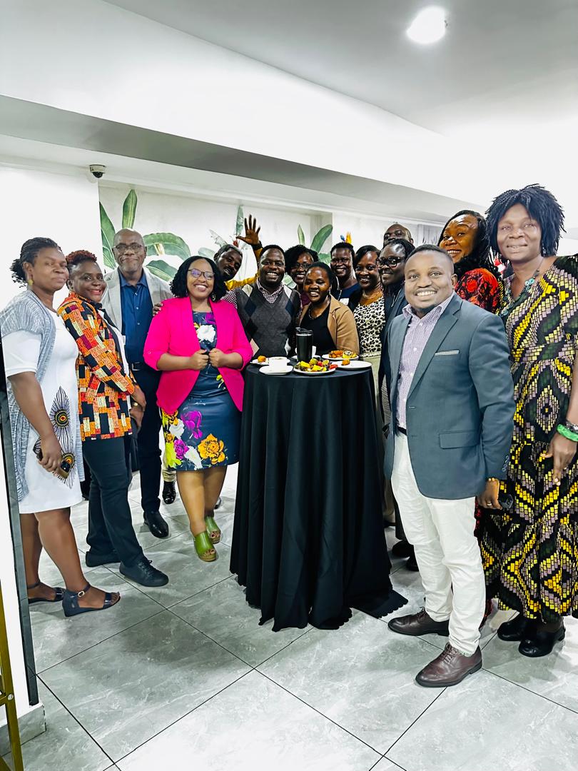 MomentWithT's tweet photo. Learning to better tell stories and craft strategic narrative to being about change in Nairobi kenya.
#tozero #commsskillsstrengtheningworkshop https://t.co/VMpIb5Fnbf