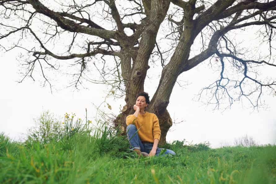 northlancing's tweet photo. "Experience: I sat under an oak tree every day for a year

After a period of burnout, I realised that nature knows what you need, and is always ready to offer it – you just have to be quiet enough to receive it"

https://t.co/HLtCVBBmH5 https://t.co/Gx4wKWyde2