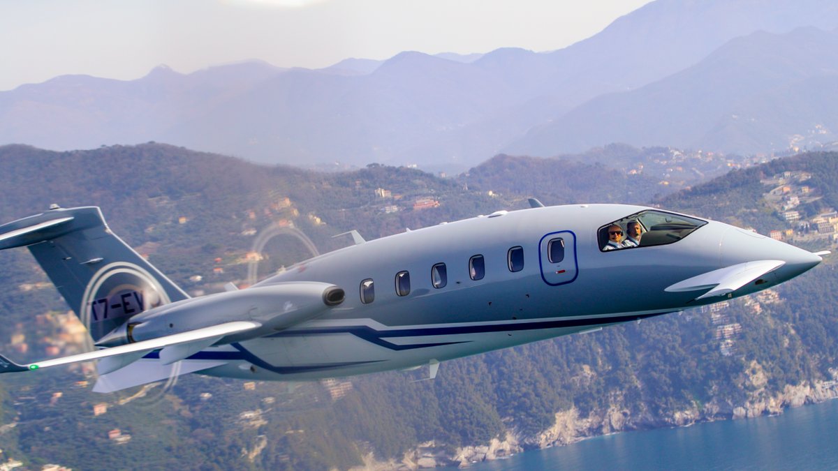 PiaggioA's tweet photo. The workweek may be over, but performance never takes a day off.

Heading into the weekend at full throttle. #P180 https://t.co/I820pFtLH5
