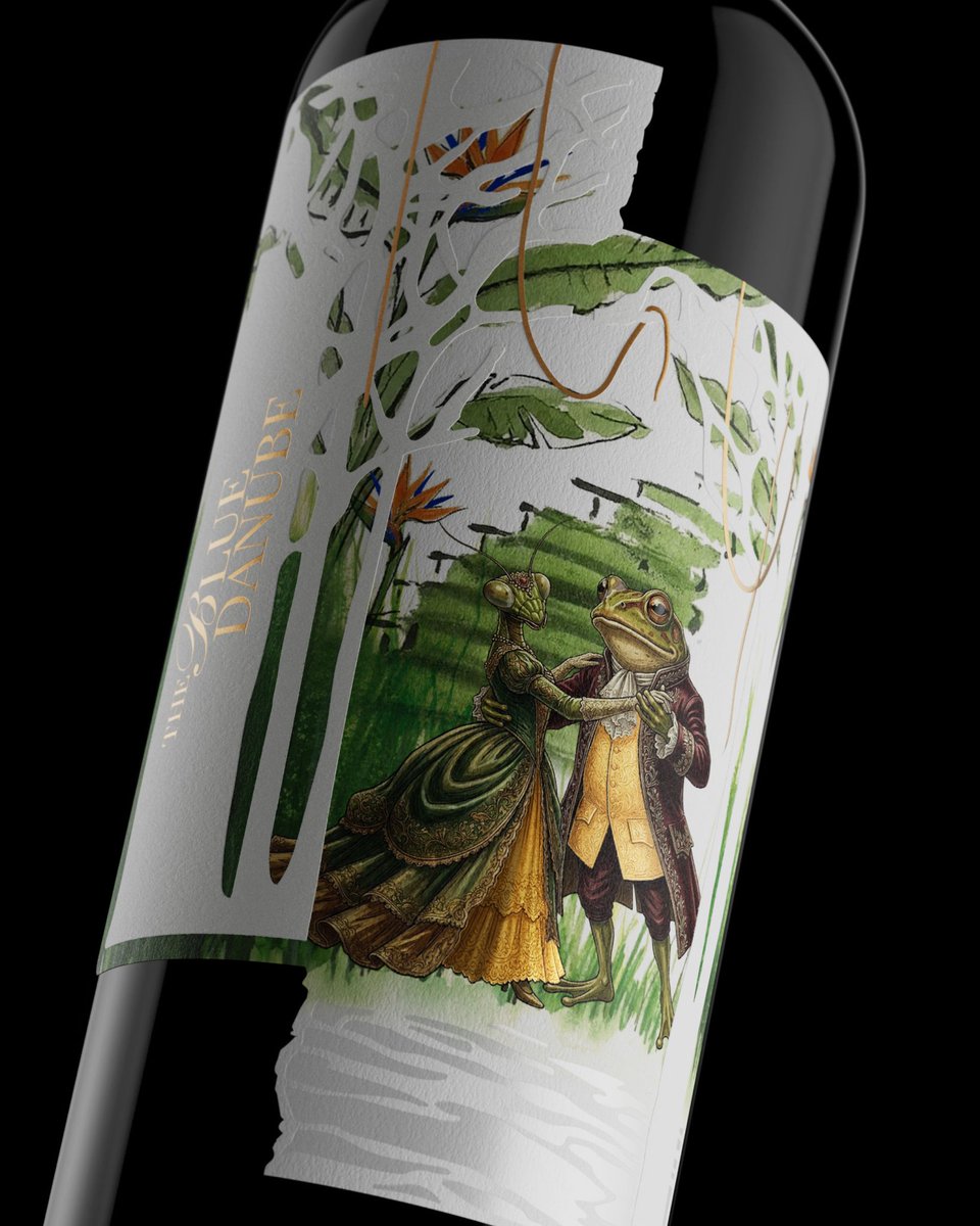 packagings's tweet photo. The Blue Danube: a #winelabel that begins with the paper itself. Tintoretto Gesso Recycled becomes the stage for a #toad and a #prayingmantis dressed for the most elegant evening in the forest.
https://t.co/sSWe7J6Xqg
#labeldesign by Celeste Perez Studio https://t.co/0tkzALngNq