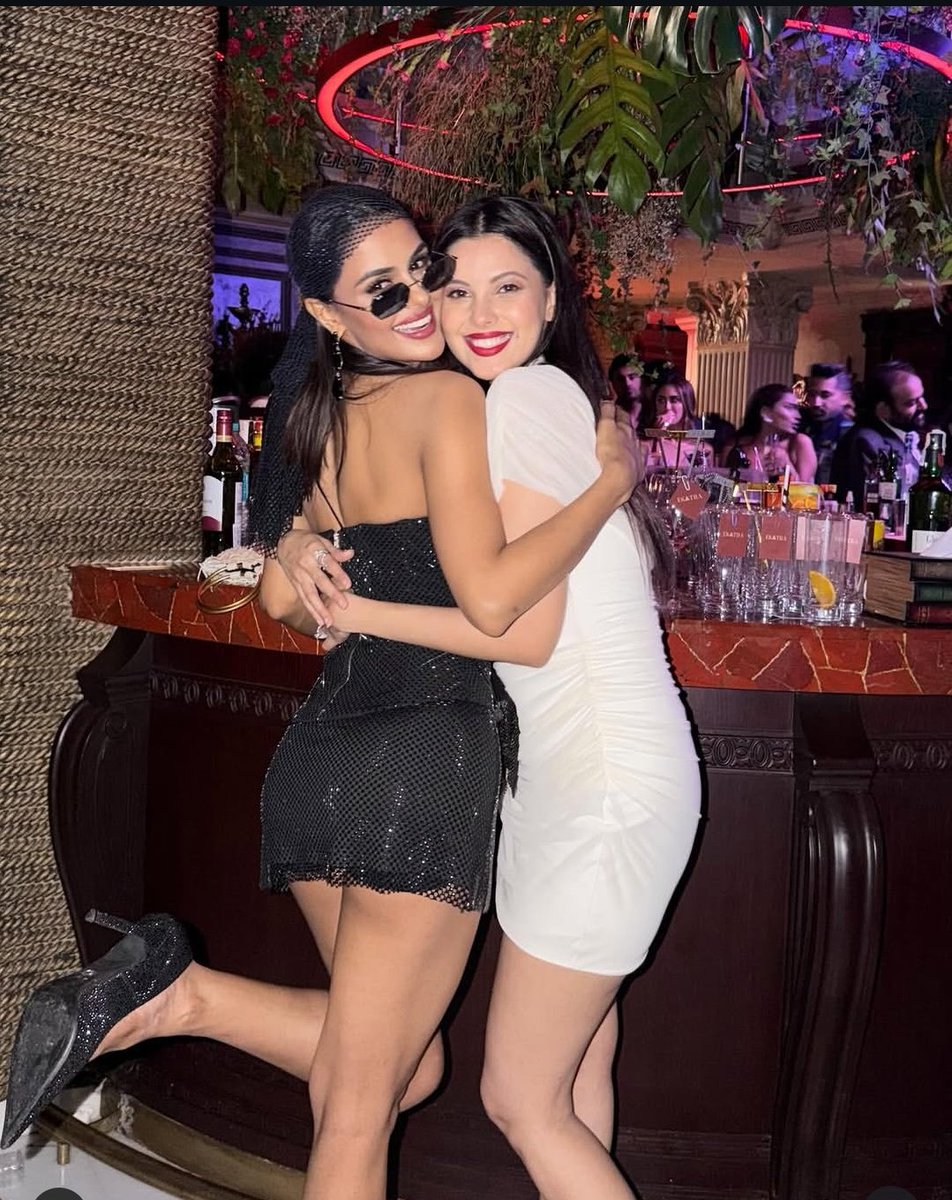 zenithachiever's tweet photo. PRIYANKA x ALICE 💌✨ https://t.co/9sTuc7ZLnp