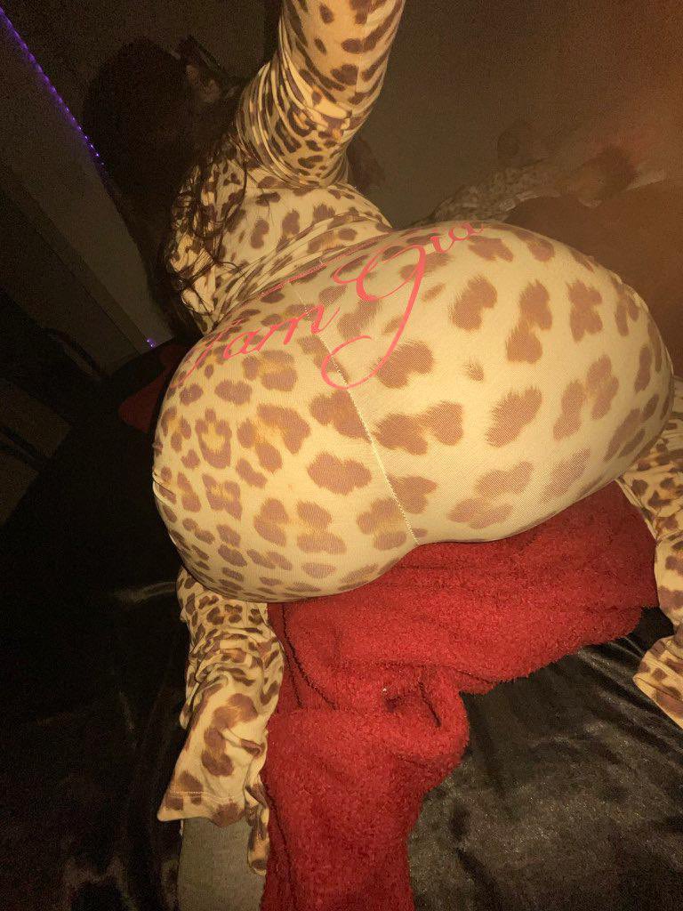 Barbiejay36's tweet photo. I’m out tn who’s around phx 🌵#az #phx #meets https://t.co/9G6j7gAxWs