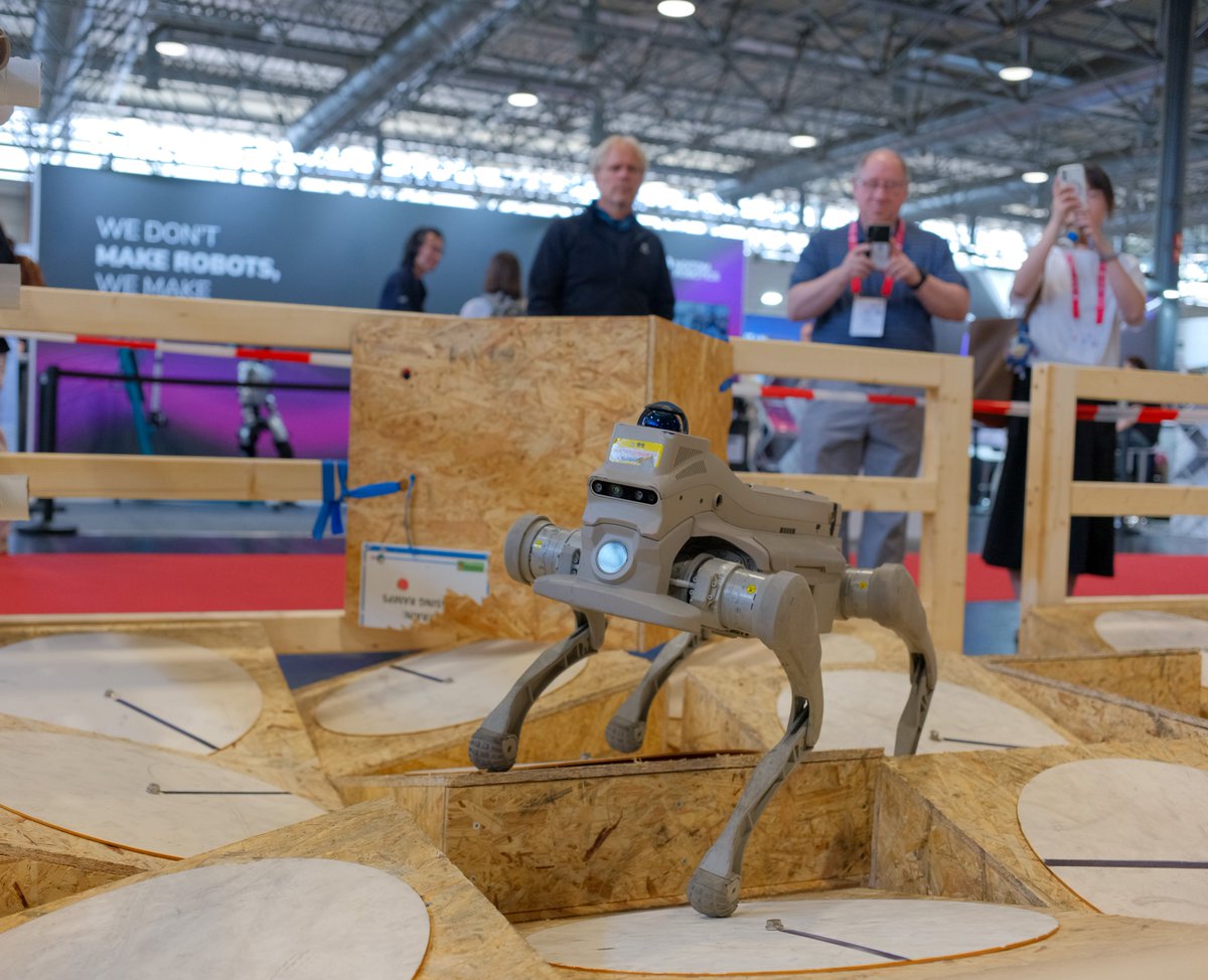 GenisomAI's tweet photo. Great conversations. Great energy.

ICRA 2026 has been an incredible week for robotics.

Thanks to everyone who stopped by the GENISOM AI booth in Vienna.🫶

#Robotics #ICRA2026 #GENISOMAI https://t.co/h73wTWe41N
