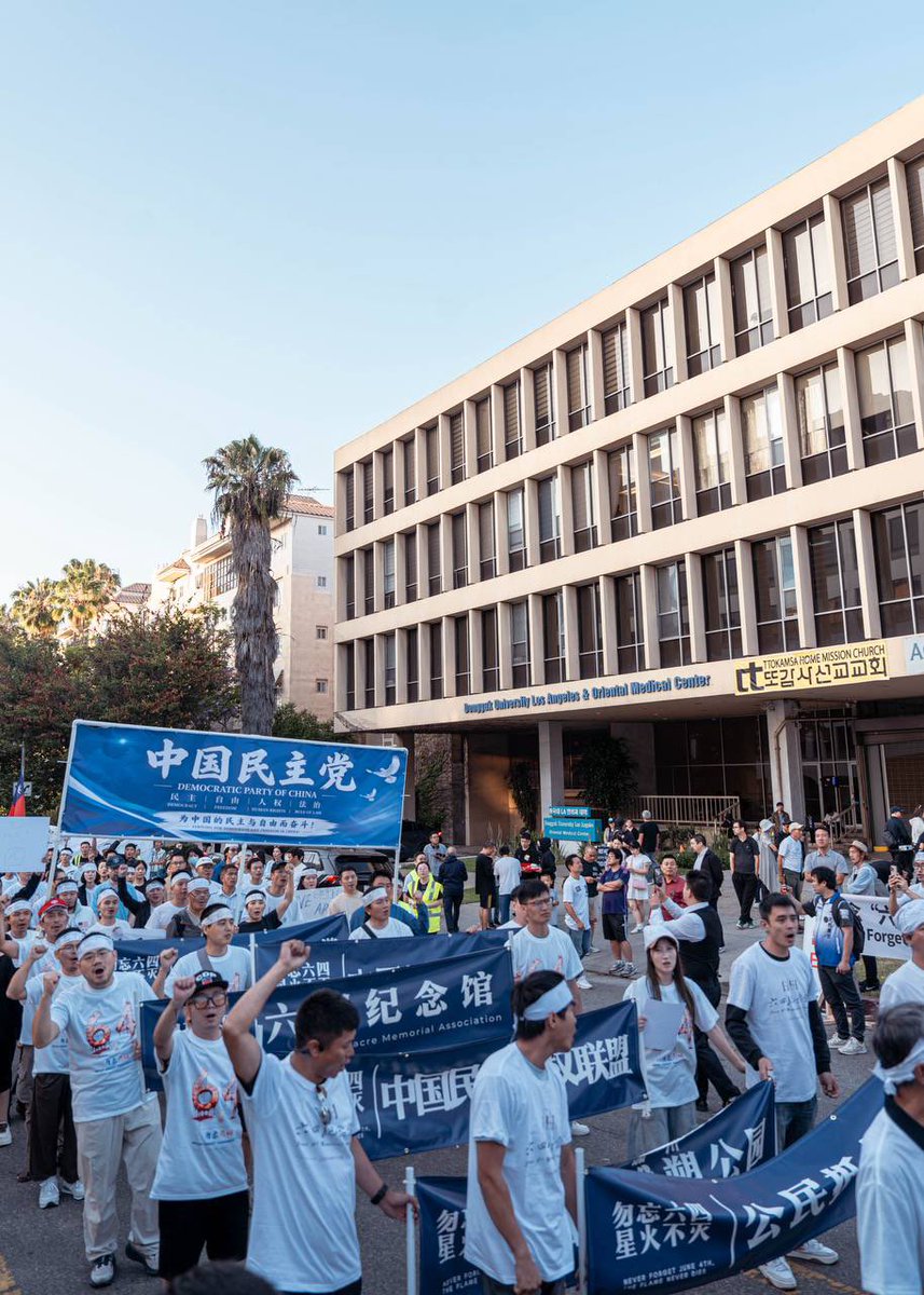 runing1189's tweet photo. 今天6月4日洛杉矶中共领事馆门口纪念“六四”抗暴37周年。1989—2026，三十七年过去了，真相不能被掩埋，记忆不能被清除。勿忘六四，星火不灭！

对于日本，共产党教育我们说:“忘记历史等于背叛”，对于俄国，共产党洗脑我们说:“纠结历史毫无意义”，对于中国六四，他们却说:“了解历史等于犯罪”！虽然共产党从小对我们洗脑教育模式，但记忆不会消失，事实不会改变，时间流逝，但历史仍在那里。有思想有信仰的中国人终会觉醒反抗，抗暴政，抗统治，抗极权压迫！自由属于人民，权利不该被忽视，真相值得被看见。愿明年六四更多的中国人参与这场“抗暴”活动！共产党不代表中国，没有共产党才有新中国！