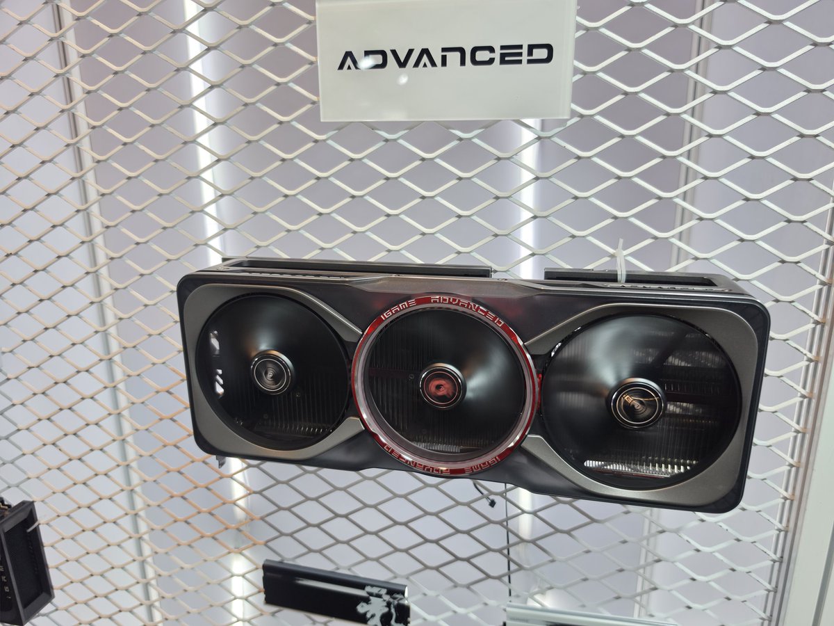 madness727's tweet photo. One of the coolest GPU designs by Colorful
The brushed transparent shroud reminds me of the old EVGA 780Ti KINGPIN https://t.co/xNqVFp8qdN