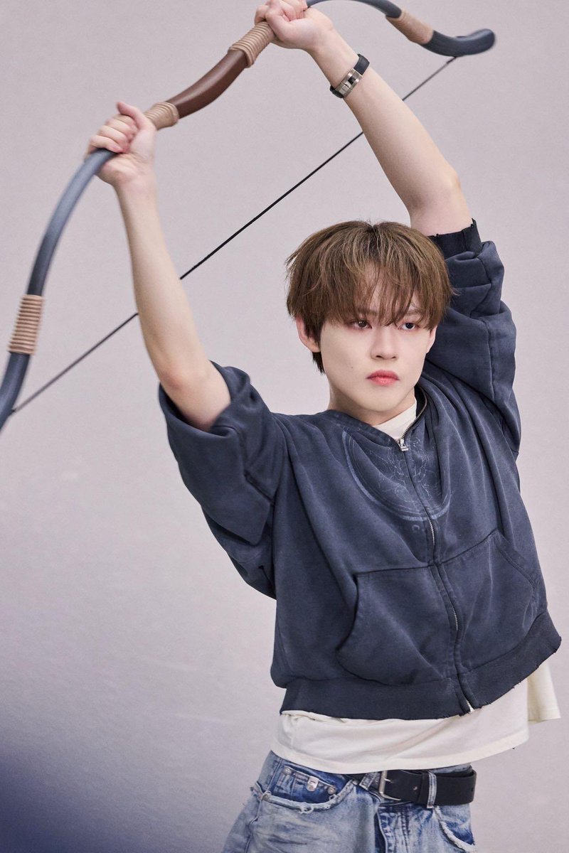_____leledream's tweet photo. 천러 샤오홍슈

🏹🔮💐🧚‍♀️
#对对对就是这种感觉# #优美形体# #迪士尼公主# #他应该知道自己很可爱# #水晶球# #拉弓姿势# https://t.co/JHLP7SYQnJ