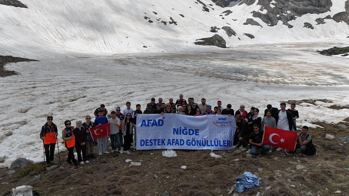 AFAD_Nigde's tweet photo. Destek AFAD Gönüllülerimiz Karagöl ve Çiniligöl’de Doğayla Buluştu

#AFAD #AFADGönüllüsü #DestekAFADGönüllüsü #NiğdeAFAD #Ulukışla #Karagöl #Çiniligöl #Gönüllülük #DoğaYürüyüşü #AfetFarkındalığı https://t.co/tEJ9di1y3j