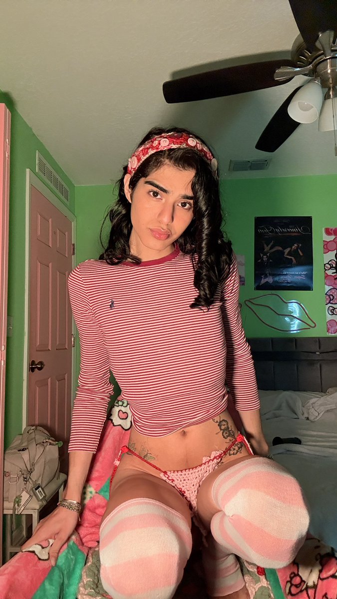 Wowy_lumps's tweet photo. What’s happening? 🙍🏻‍♀️#femboy #fl #trans #feet #latina https://t.co/JE45CePdBd