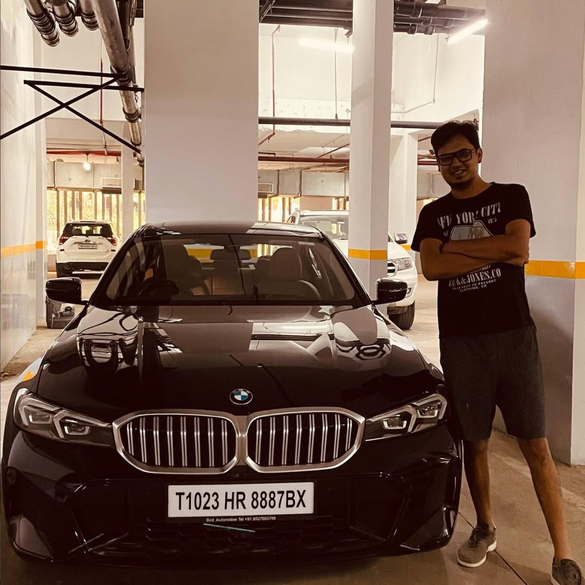 TheDeshBhakt's tweet photo. Meet Abhishek Asthana aka @GabbbarSingh - IT Cell cheerleader & Modi Fanboy. Till recently was ascribing the happiness of every Indian to Modi - now suddenly the tragic demise of Vivek Agarwal and his whole family has jolted him.... NOT because this was another senseless / preventable tragedy - but because it happened to someone in his luxury  class level.
However - even in his moment of sadness - he does not have the spine to question the people who are responsible / does not have the basic conscience to demand justice - his only advise to is to 'escape the decay' (because taking names is not good for business)
Don't be a rat like Abhishek - have the courage to question - ESPECIALLY if you have power and clout. Remember - you are not 'safe' just because you have the money - a rotten system will get get you & quitting is the last option.