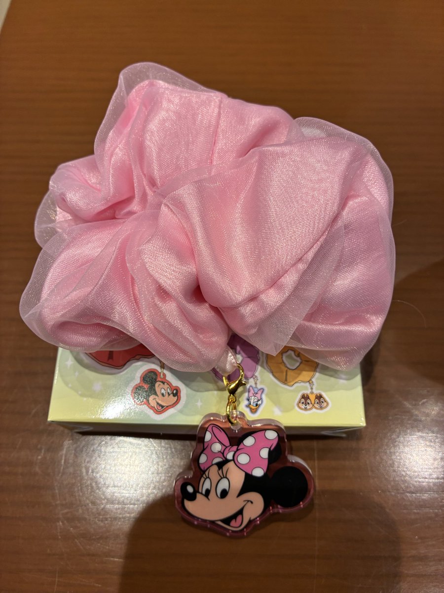 ace_tun's tweet photo. 【交換】
ディズニーストア 
シークレット　ライト　シュシュ
シークレットライトシュシュ 

【譲】 ミニー 

【求】ミッキー

本日(6/5)舞浜駅周辺でのお手渡し希望。
出先のためID付き写真でなく申し訳ありません。
検索からでもお気軽にどうぞ！ https://t.co/io2vNZhTHj