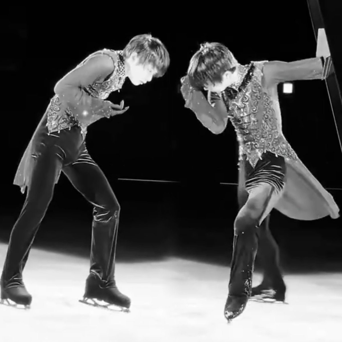Kathy6628's tweet photo. Last Ambient 💙
#YUZUwithFANYUS
#YuzuruHanyu
#羽生結弦 #coutureonice https://t.co/E5TOvfloiF