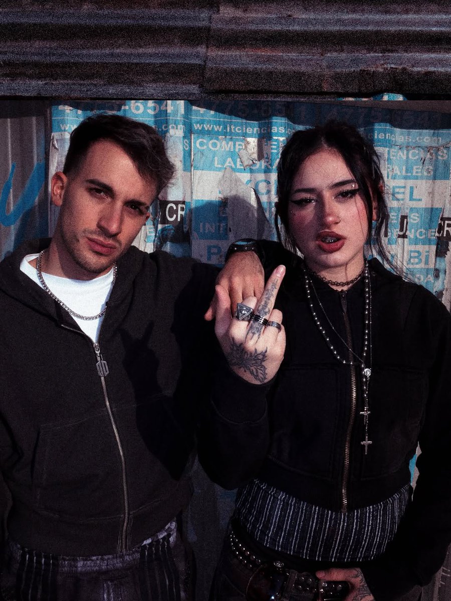 AmbikData's tweet photo. @Nanolodeiro4 junto a @ambbiik el detrás de escena y las fotos que se sacaron para dar aviso sobre la canción "Hace Tiempo". ⏱️💜

📹📸 @KAM_1_6

​#NanoLodeiro #FT #Ambik #HaceTiempo #AfluentesDeluxe https://t.co/kafJdHFxKW