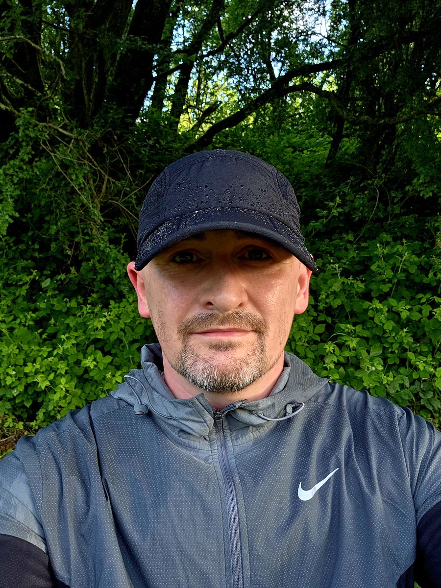 CraigRGNDem's tweet photo. A very enjoyable interval 4 mile run under the rainbow after getting soaked!. 🏃🏻‍♂️🙂🌧

#Glasgow #Running #Rain #Rainbow #Intervals #Strava #Runna @UKRunChat https://t.co/z2KaTGOUxN