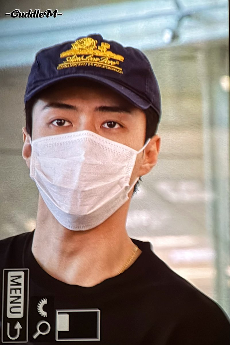 MarkasLotto's tweet photo. 050626 | Preview EXO @ ICN 🛫 CGK (exc #KAI) 
EXhOrizon in Jakarta

tadi pagi mereka ke ICN dlu baru ke CGK 🙌
Cr. -CuddleM-
#EXO #엑소 #SUHO #CHANYEOL #KYUNGSOO #SEHUN @weareoneEXO https://t.co/4iS8MpQWdb