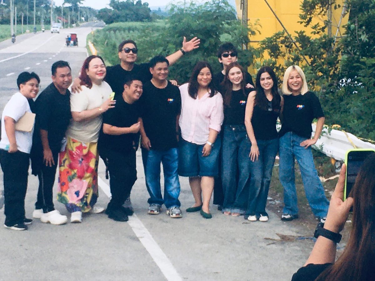 klarissegifs's tweet photo. Some BTS photos from yesterday's shoot.

#KlarisseDeGuzman #KlarisseInVictoriasCity https://t.co/xk9CQzuNtr