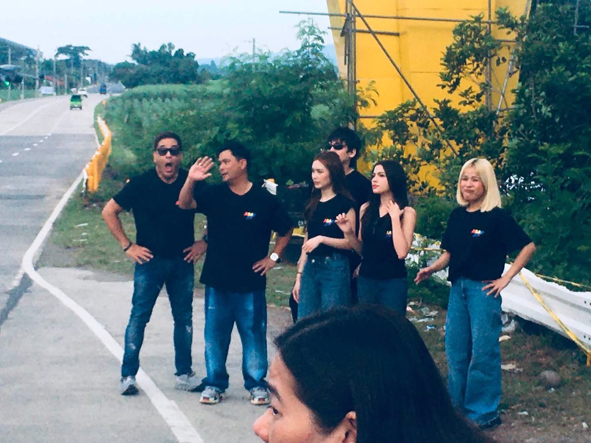 klarissegifs's tweet photo. Some BTS photos from yesterday's shoot.

#KlarisseDeGuzman #KlarisseInVictoriasCity https://t.co/xk9CQzuNtr